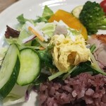 キッチン ブルー グローブ - サラダでコンフィをいただきます