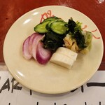 立ち呑み 賀花 - 漬物盛り合わせ(400円)