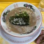 とんこつラーメン よかろうもん - 