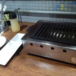 ホルモン焼肉 しまちゃん - コンロ