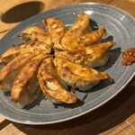 餃子とスパークリング バブルス - 焼き餃子