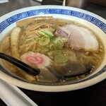 Menshou Enishi - おっ！麺が美味しい！「多加水やや不揃い縮れ麺」青竹手打ちですよね。この麺美味しいわ。そして…根曲がり竹…久しぶりだなぁ…美味しいですがコスト的に大丈夫なんですか？