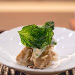 Kamakura Kitajima - 2024.4 お豆腐で作ったポテトサラダ（小芋、スナップエンドウ、新玉葱、バジル素揚げ）