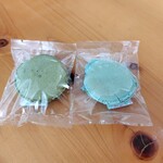 セボン丸三 - 抹茶マカロンとミントマカロン