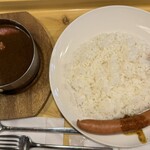 ガンジー - トマトとチーズのカレーフランクフルトトッピングご飯少なめ