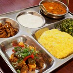 プルジャ ダイニング - 