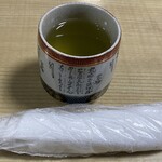 Matsuda Shokudou - お茶とおしぼり
                        2024/04/30
                        本日のAランチ 500円
                        ・とりおろしぽんずやき
                        ・しらすと新タマネギバジルソースあえ
                        ・ごはん みそ汁