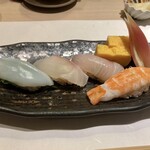 Sushiya Maken - 左からイカ、真鯛、カンパチ、海老、玉子、ミョウガ