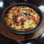 天馬屋 - たっぷりチーズと完熟トマトの焼きカレー990円