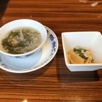 横浜中華街 重慶飯店 本館 - 海苔と豆腐のとろみスープ・副菜