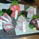 日本酒商店 YODARE - 名物！本生わさびで食べる鮮魚五点旬盛り