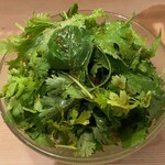 Torikyuu - 鳥久(香味野菜のサラダ)
