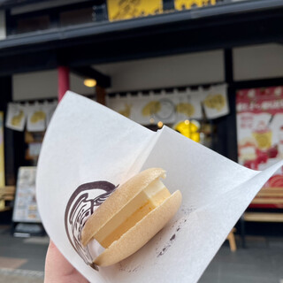 チーズケーキとモナカのお店 いずも ちーずけーき本舗_1