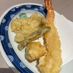 Kashikojima Houjouen - 海老と白身魚の磯の香揚げ野菜付け合わせ