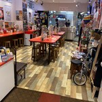 長浜ラーメン ラーメンらぼ - 店内　先客無し