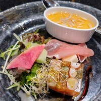 アルタビスタガーデン  - 『Seasonal Parfatit Couse』(限定15食)
                    ■本日のミニ前菜
                    ・海老のゼリーよせ
                    ・生ハムのチーズ
                    ・フラン(洋風茶碗蒸し)