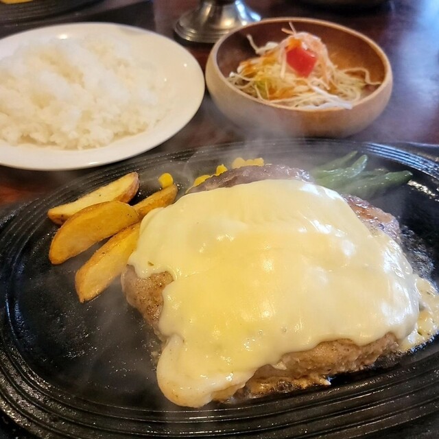 コンコンブル 郡山店のハンバーグ評価とおすすめメニュー | ファミリー向け西洋料理