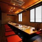 山海酒房 あかね屋 - 旬の料理をゆったり楽しむ、
人数に合わせた個室空間