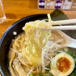 ラーメン専門店 しんたけ - 固め、ねぎと柚子の風味ほんのり