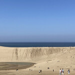 tottorisakyuuniichibanchikaidoraibuinsakyuukaikankafeko-na- - 砂丘と日本海