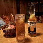 BAR 屋根裏 - モスコとコロナビール