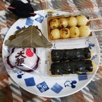 御菓子司 足立屋 - みたらし団子のタレは優しい甘さです(^-^)