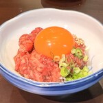 炭火焼肉 にく式 - ユッケ