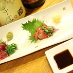 Kushiyaki Saru - 新鮮じゃないと食べられない鶏のお刺身です。