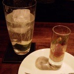 Whisky Burgers Bar - ジントニック＋お通し