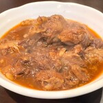 炭火焼肉 にく式 - 牛煮込み
