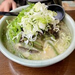 Masumi - 山菜ラーメンにネギ50円増し