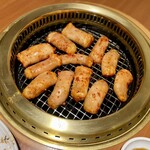 銀座 王十里 - 特上ホルモン（焼き始め）