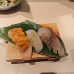 Sushi Sakaba Remon - 炙りサーモンチーズ、炙りエンガワ、〆サバ