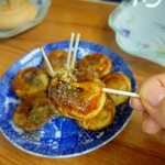 大西商店 - とっても平たいたこ焼き、ソースはとんかつソースかしら？( ・∀・)