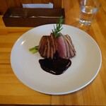 THE SHIP - 今までに何度か、マグレカナールをフレンチで食べたことがあるけれど、、、
      
      旨味はあるのだけど
      マグレカナールの独特な脂感の癖が
      何となくクドく感じていて気にはなってはいた