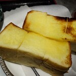ほびーい喫茶店 - トースト 400円(税込)。 