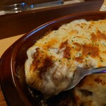 THE SHIP - たっぷりのベシャメルと
      モッツァレラチーズでオーブンで焼きあげます
      
      シェフが作るミートソースと
      ベシャメルソースがくどくなく、食べられます
      との説明書き