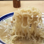 味の三平 - 麺リフト　西山製麺