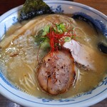 我流麺舞 飛燕 - 魚介鶏塩白湯の大盛り(接写)