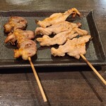 炭焼炉端 串串 本店 - せせり、はつ