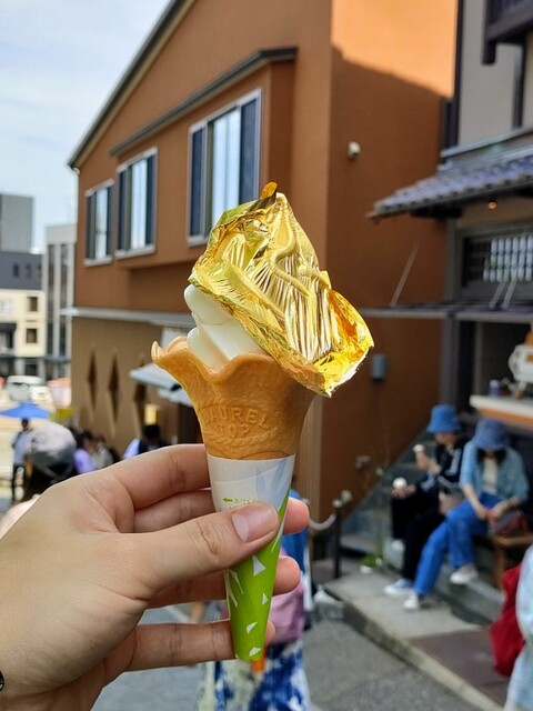 箔一 兼六園店 - 北鉄金沢/ソフトクリーム | 食べログ 箔一 兼六園店 - 北鉄金沢/ソフトクリーム | 食べログ
