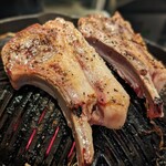 羊肉炭火焼 肉汁屋 - 