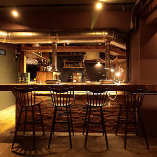 JR福島駅から徒歩3分！カウンター、テーブル席ご用意してます