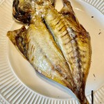 カネヒデ小林商店 - この鯵の干物で小ぶりなんだって　1枚200円なんて嘘みたい