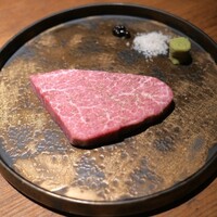 和牛とタン 焼肉 とみ 新橋本店 - 