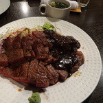 キャトルラパン - お肉モリモリです