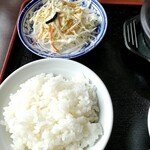 Chuuka Gyouzarou - 石焼麻婆豆腐定食の左側
