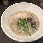 清瀬 春田屋 - こちらはお向かいの系列店の豚骨ラーメンです