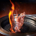 Shiawaseno Yakiniku Tabehoudai Kamimura Bokujou - 