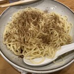 中華そば 笑歩 - スープの温め直しをお願いしている間に自家挽き山椒をたっぷりかけて味変